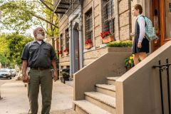 Clifford-de-Grote-Rode-Hond_st_17_jpg_sd-low_Courtesy-Paramount-Pictures