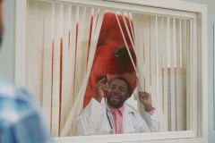 Clifford-de-Grote-Rode-Hond_st_5_jpg_sd-low_Courtesy-Paramount-Pictures