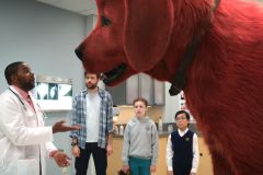 Clifford-de-Grote-Rode-Hond_st_6_jpg_sd-low_Courtesy-Paramount-Pictures