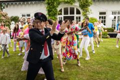 Het-Feest-van-Tante-Rita_st_7_jpg_sd-low_Copyright-2022-WW-Entertainment